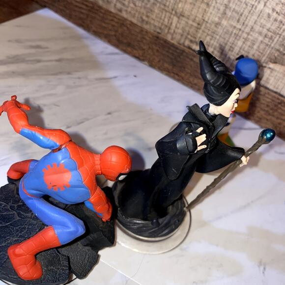 Disney Infinity 2.0 Lot of 8 Characters / Power Discs & 2.0 Disk CD Game - Picture 3 of 15